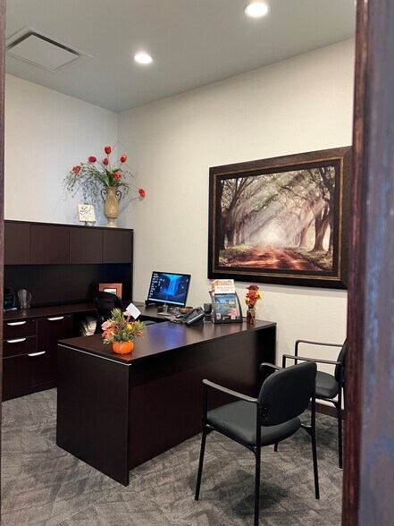 More Photos Of 269 16th St W, Dickinson Freestanding For Lease