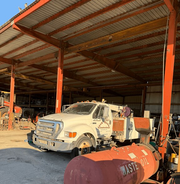 More Photos Of 211 N 9th St, Immokalee Contractor Storage Yard For Sale