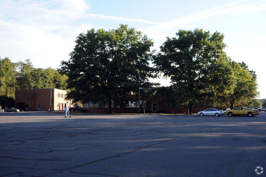 More Photos Of 925 Oak St, Scranton Medical For Lease
