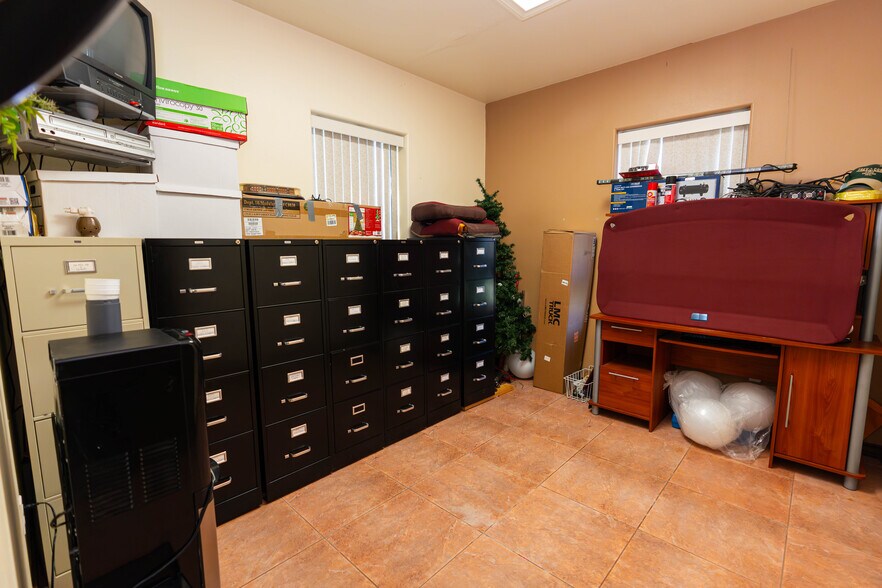 More Photos Of 101 E Crockett Ave, Alamo Office For Sale