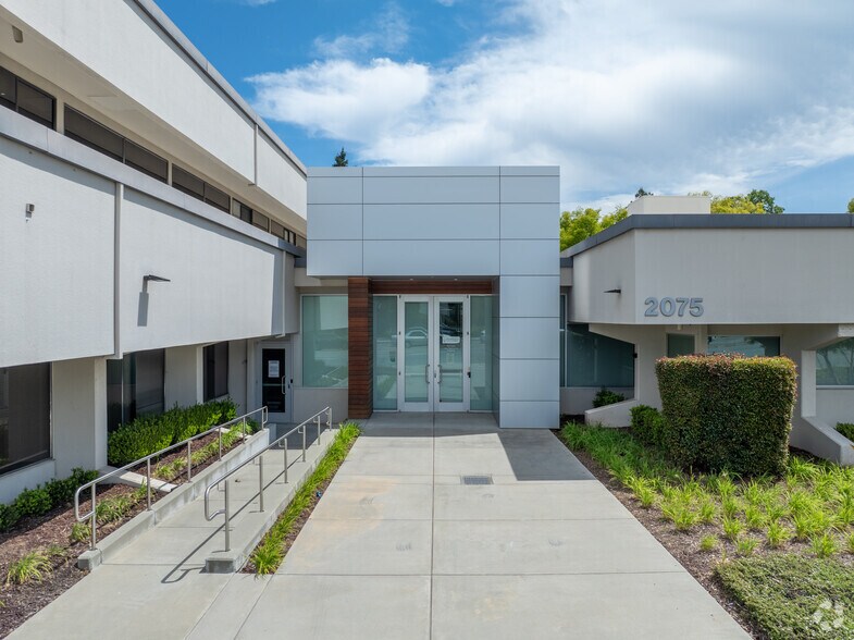 More Photos Of 2055-2075 Woodside Rd, Redwood City Office For Lease