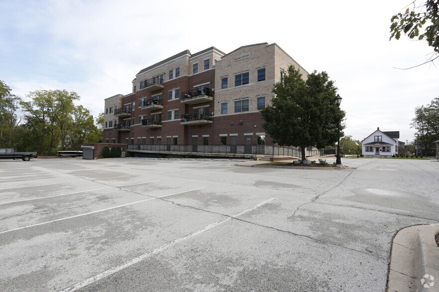 More Photos Of 17200 Oak Park Ave, Tinley Park Apartments For Lease