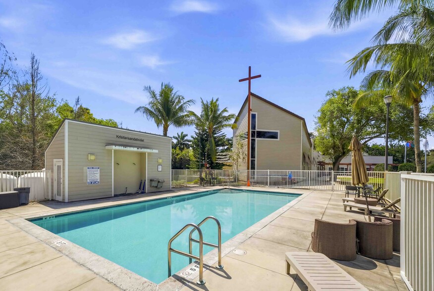 More Photos Of 2950 S Flamingo Rd, Davie Religious Facility For Sale