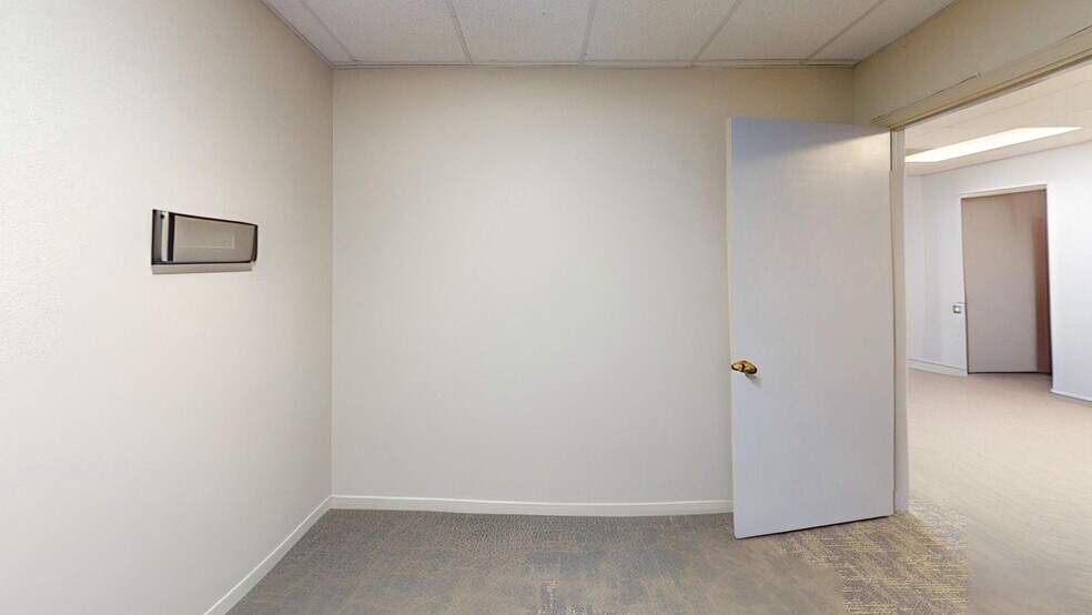 More Photos Of 11719-11725 Whisper Valley St, San Antonio Office For Lease
