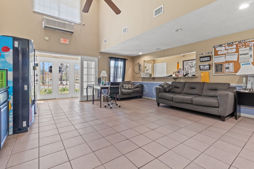 More Photos Of 2350 Chestnut St, Orangeburg Hotel For Sale