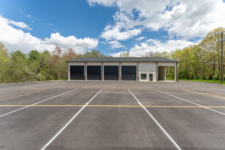 More Photos Of 186 Norwich rd, Plainfield Warehouse For Sale