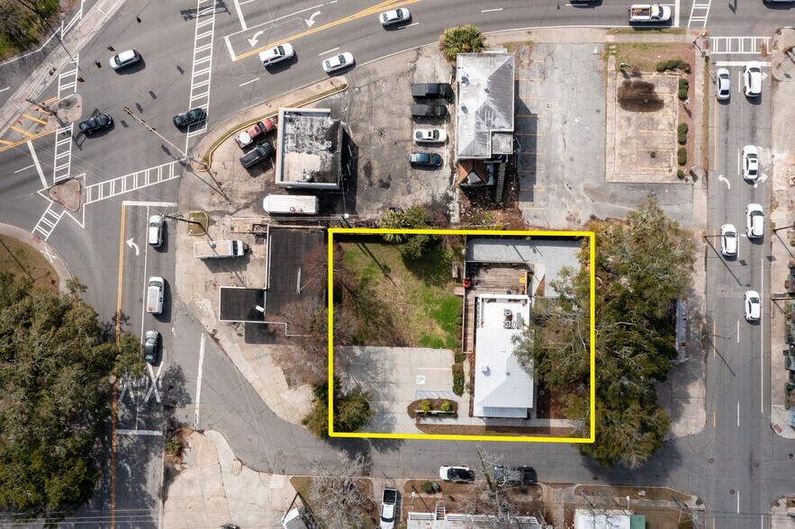 More Photos Of 9 W 43rd St, Savannah Office For Lease