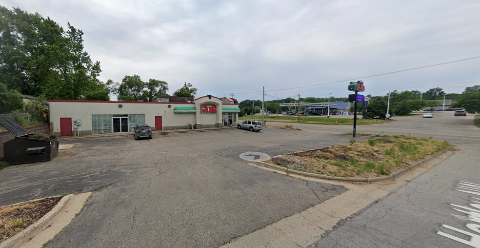 More Photos Of 2452 Alpine Ave NW, Walker General Retail For Lease