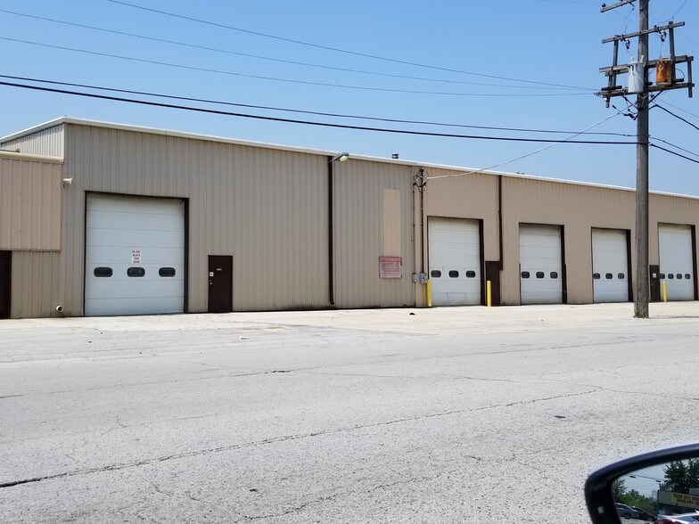More Photos Of 310 W 162nd St, South Holland Manufacturing For Lease