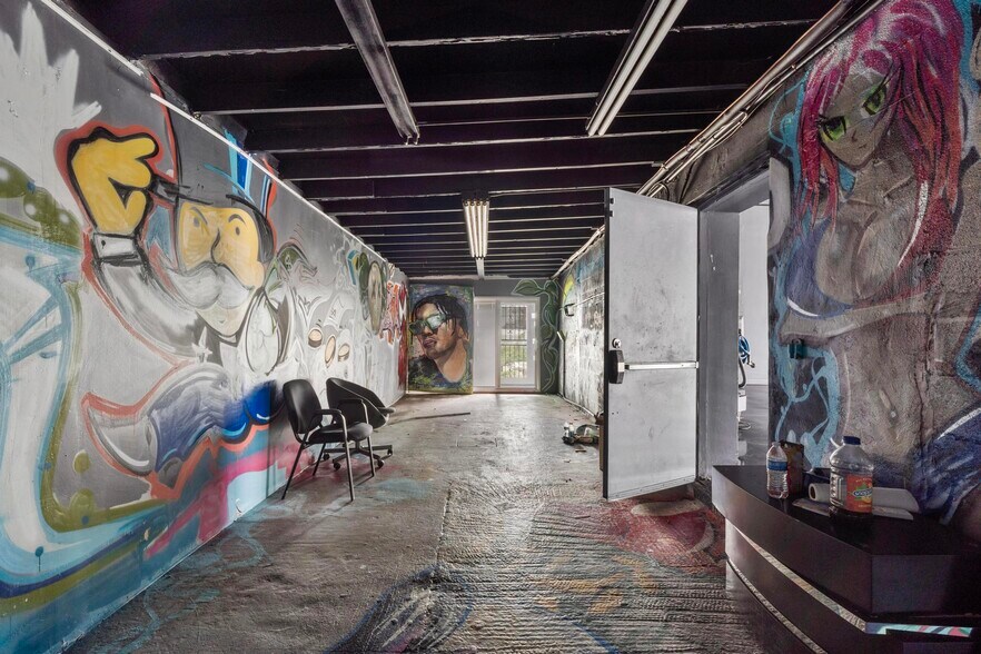 More Photos Of 535 NW 29th St, Miami Warehouse For Sale
