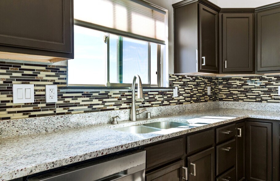 More Photos Of 200 Aldaba Cir NE, Rio Rancho Flex For Sale