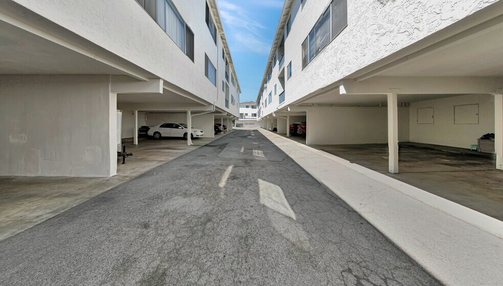 More Photos Of 1920 Latham St, Mountain View Apartments For Sale
