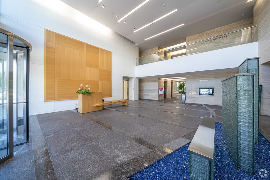 More Photos Of 6002 Rogerdale Rd, Houston Office For Sale