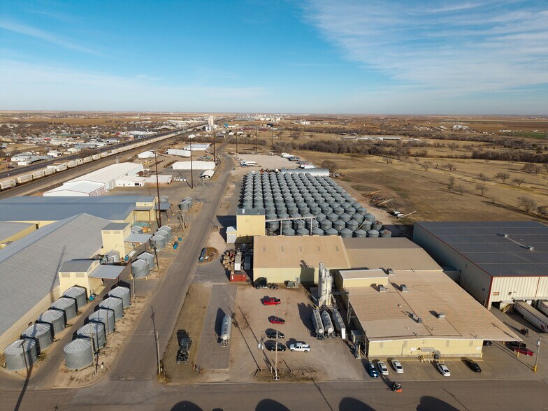 More Photos Of 225 Lawton Ave, Hereford Manufacturing For Sale