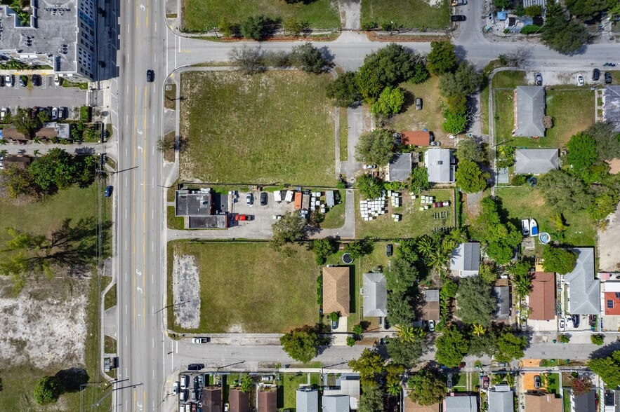 More Photos Of 1113 NW 79th St, Miami General Retail For Sale