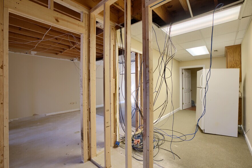 More Photos Of 7188-7196 Chapman Dr, Hayes Office For Sale