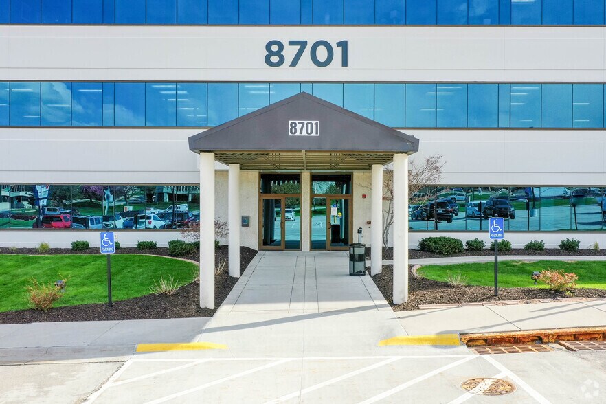 More Photos Of 8701 W Dodge Rd, Omaha Office For Lease