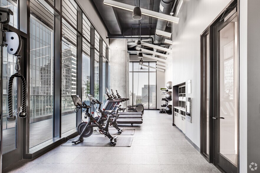 More Photos Of 405 Colorado St, Austin Office For Lease