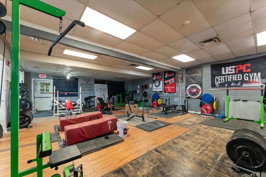 More Photos Of 9585 Braun Rd, San Antonio Storefront Retail Office For Sale