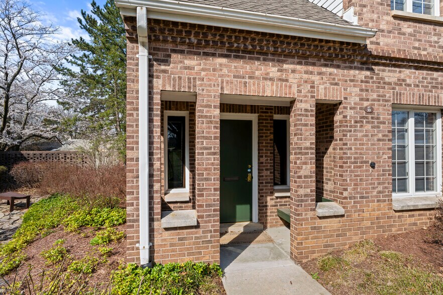 More Photos Of 11739-11741 Bowman Green Dr, Reston Office For Lease