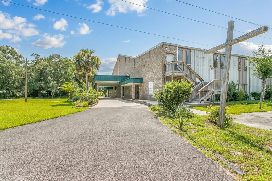 More Photos Of 3601 E Moody Blvd, Bunnell Religious Facility For Sale