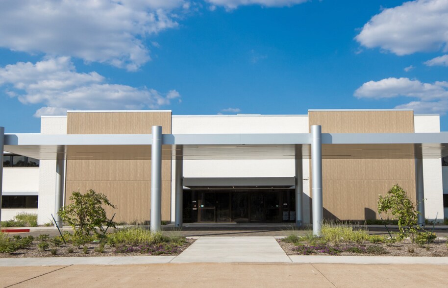 More Photos Of 2100 Regional Medical Dr, Wharton Healthcare For Lease