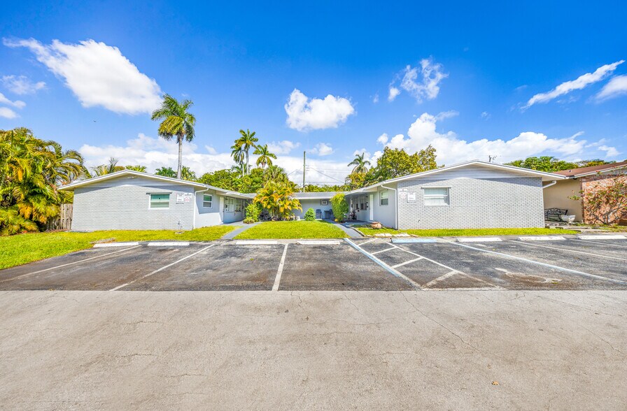 Primary Photo Of 355 NW 32nd St, Oakland Park Apartments For Sale