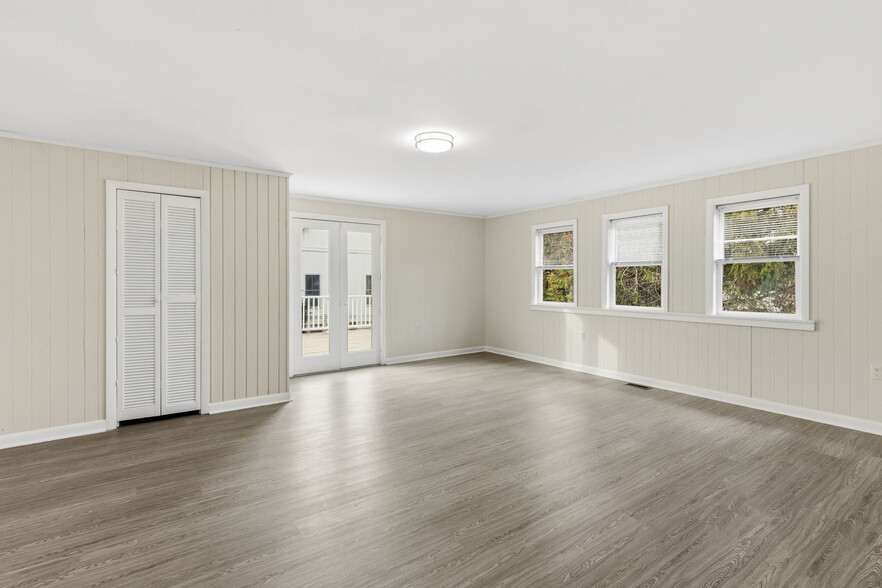 More Photos Of 1100 Calvary Rd, Churchville Flex For Sale