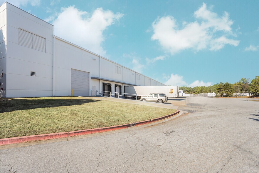 More Photos Of 750 Maxham Rd, Lithia Springs Warehouse For Lease