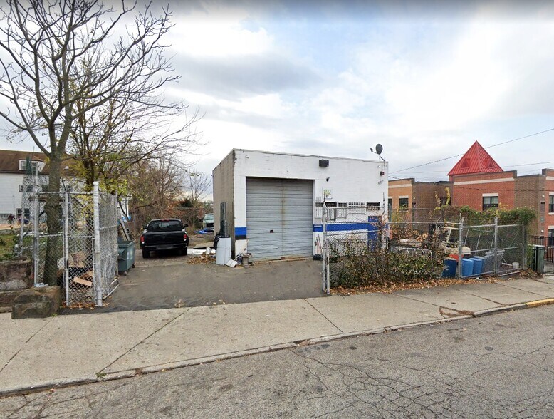 Primary Photo Of 91-95 Cliff St, Paterson Warehouse For Sale