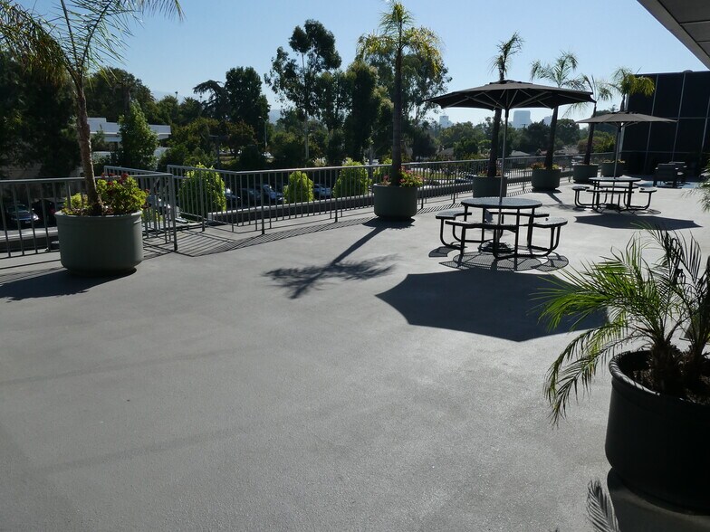 More Photos Of 6100-6120 San Fernando Rd, Glendale Office For Sale