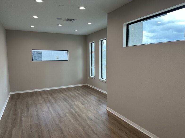 More Photos Of McKendree Rd, San Antonio Office For Sale