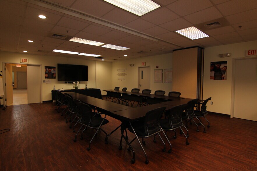 More Photos Of 1933 Montana Ave NE, Washington Warehouse For Lease