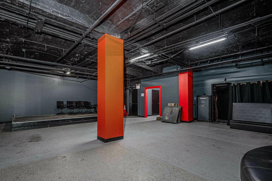 More Photos Of 215 W Ontario St, Chicago Office For Lease