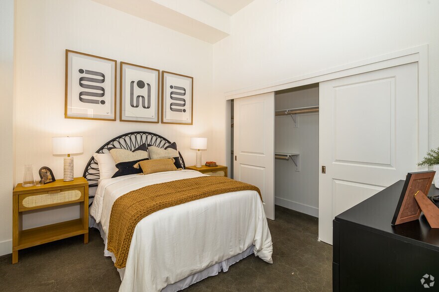 More Photos Of 251 6th St, Sacramento Apartments For Lease