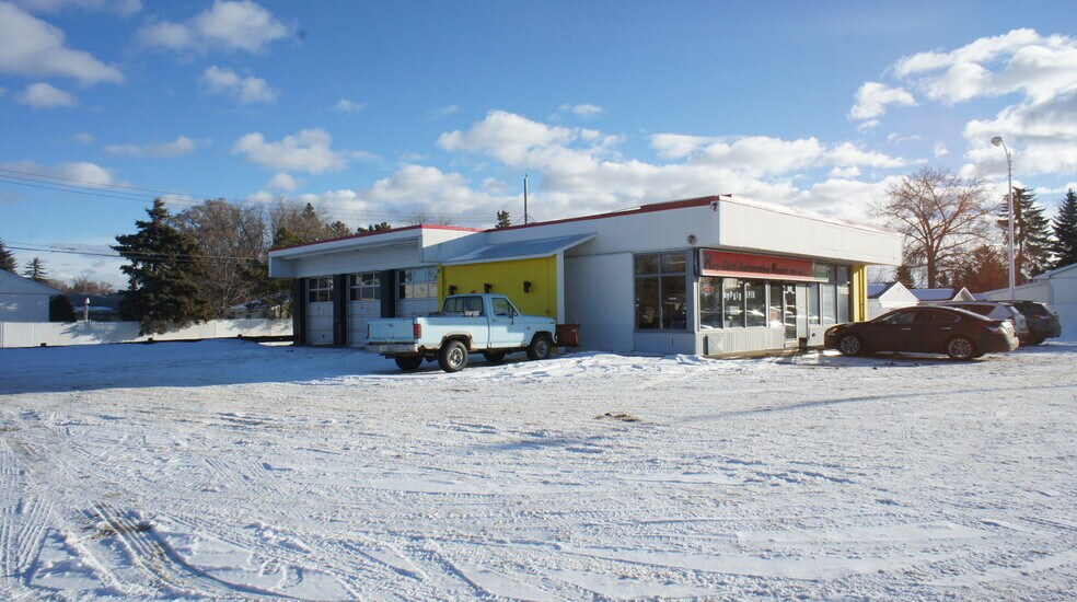 More Photos Of 9145 156 St NW, Edmonton Auto Repair For Sale