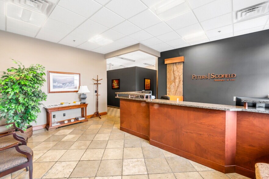 Primary Photo Of 7430 S Creek Rd, Sandy Office For Lease