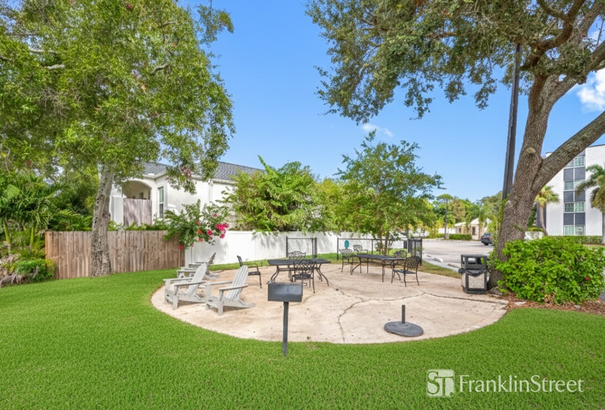 More Photos Of 120 47th Ave N, Saint Petersburg Apartments For Sale