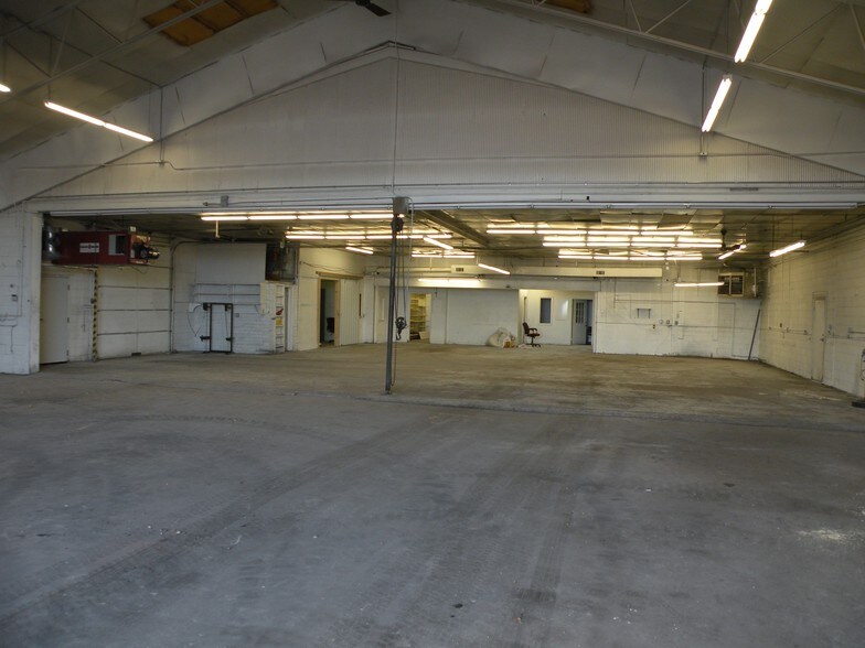 More Photos Of 1720 Main St, Lander Warehouse For Lease