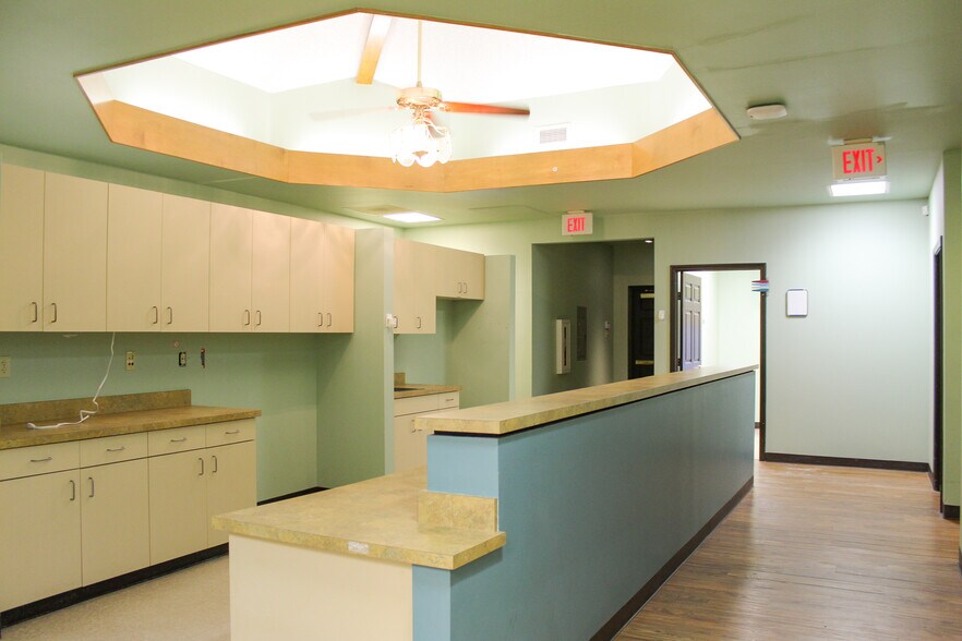 More Photos Of 326 Cooper St, Cedar Hill Medical For Lease