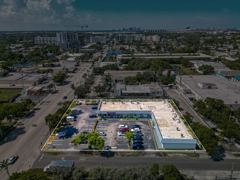 More Photos Of 265 S Federal Hwy, Dania Beach Storefront For Sale
