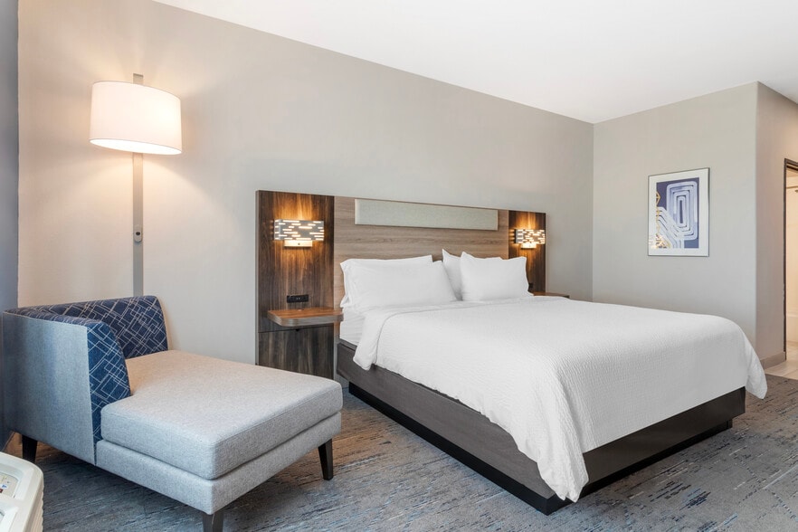 More Photos Of 2965 E Main St, Alice Hotel For Sale