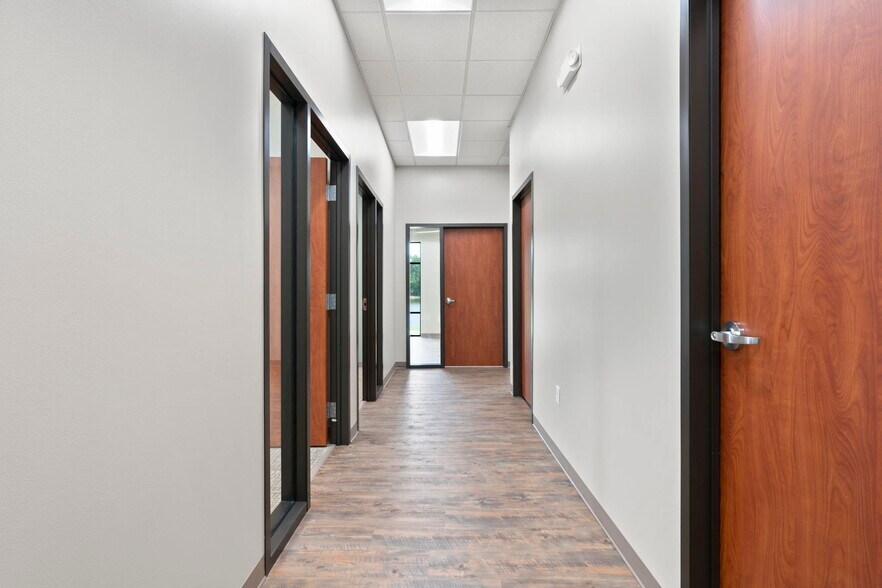 More Photos Of 2751 S Loop 336 W, Conroe Office For Sale