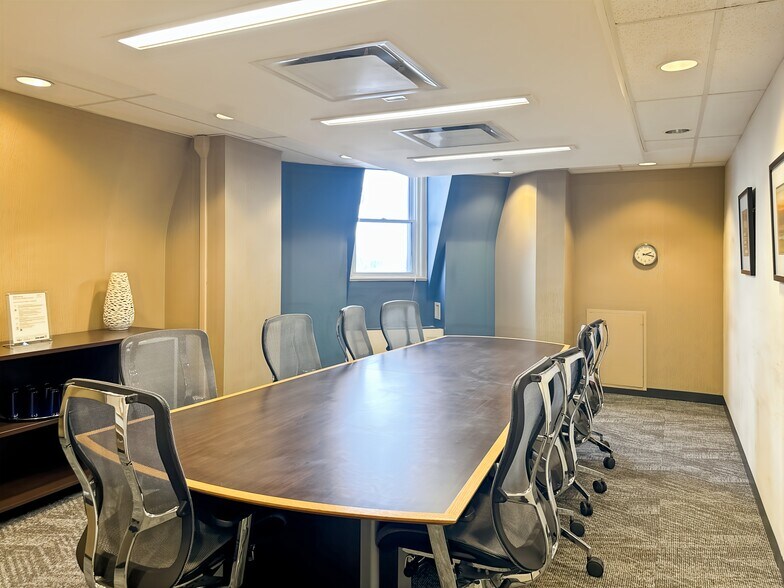 More Photos Of 1 Rideau St, Ottawa Coworking Space
