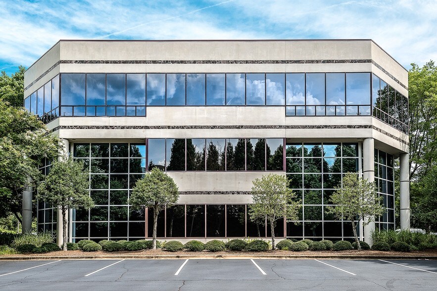 More Photos Of 3000 Corporate Center Dr, Morrow Office For Lease