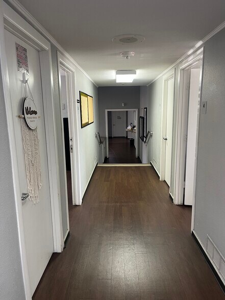 More Photos Of 2400 NW 24th St, Fort Worth Office For Sale