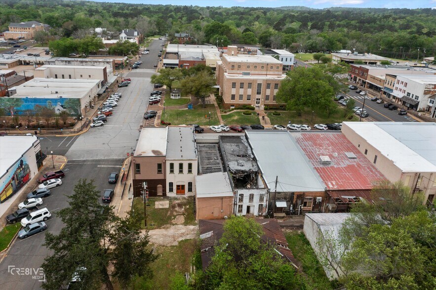 More Photos Of 157 S Henderson St, Rusk Flex For Sale