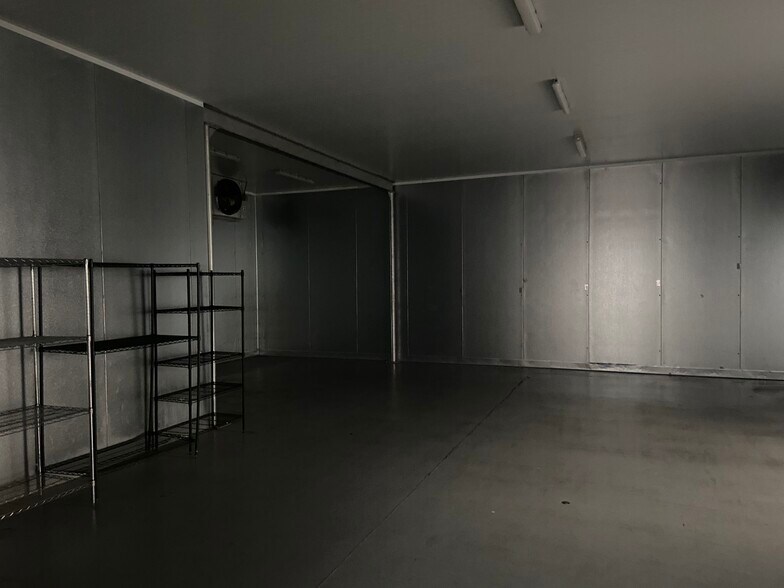 More Photos Of 13834-13842 Bettencourt St, Cerritos Warehouse For Lease