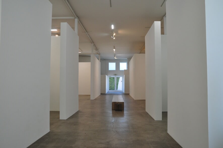 More Photos Of 829-831 N Highland Ave, Los Angeles General Retail For Sale