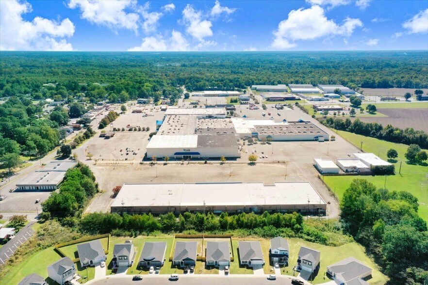 More Photos Of 800 Hardee Rd, Kinston Unknown For Lease